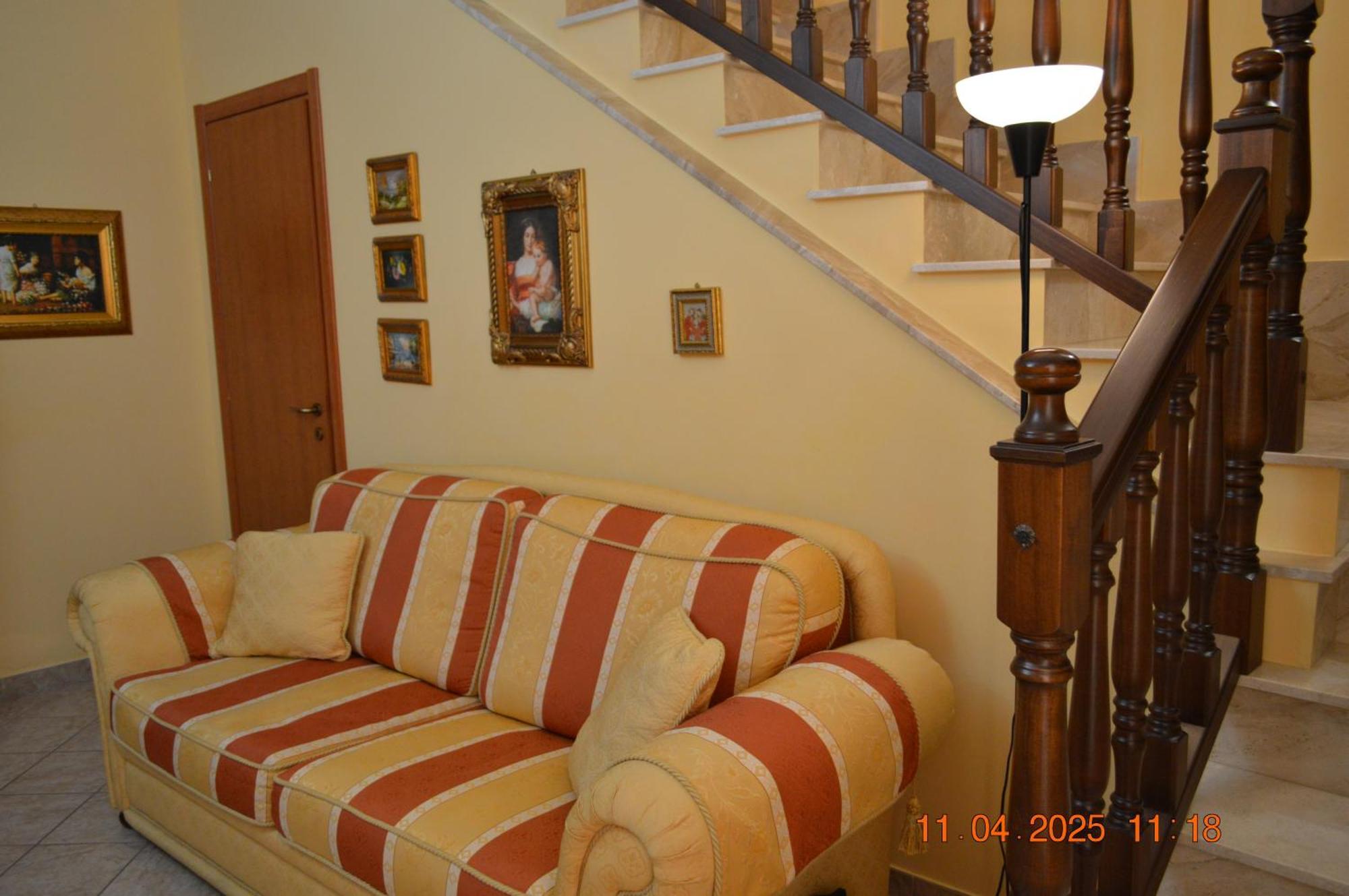 Al Cortile Del Pozzo Apartment Delia Exterior photo